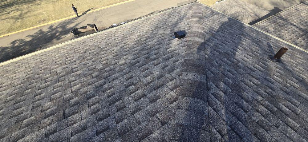 Newly installed GAF dimensional architectural shingle roof on a Saint Paul, MN residential home — installed by Sellers Roofing Local 96 union crew